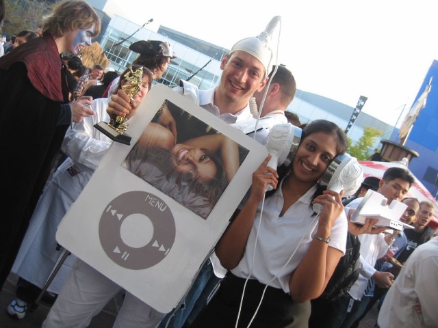 Dressing up as an iPod becomes a Halloween sensation. Photo: Maria Ly/Flickr CC