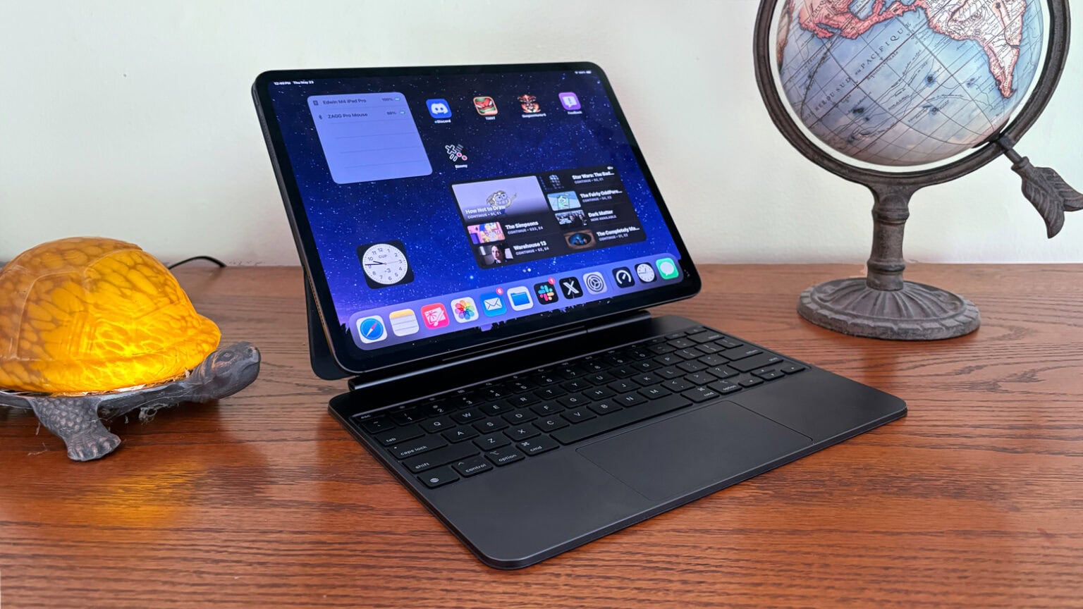 Apple Magic Keyboard for M4 iPad Pro