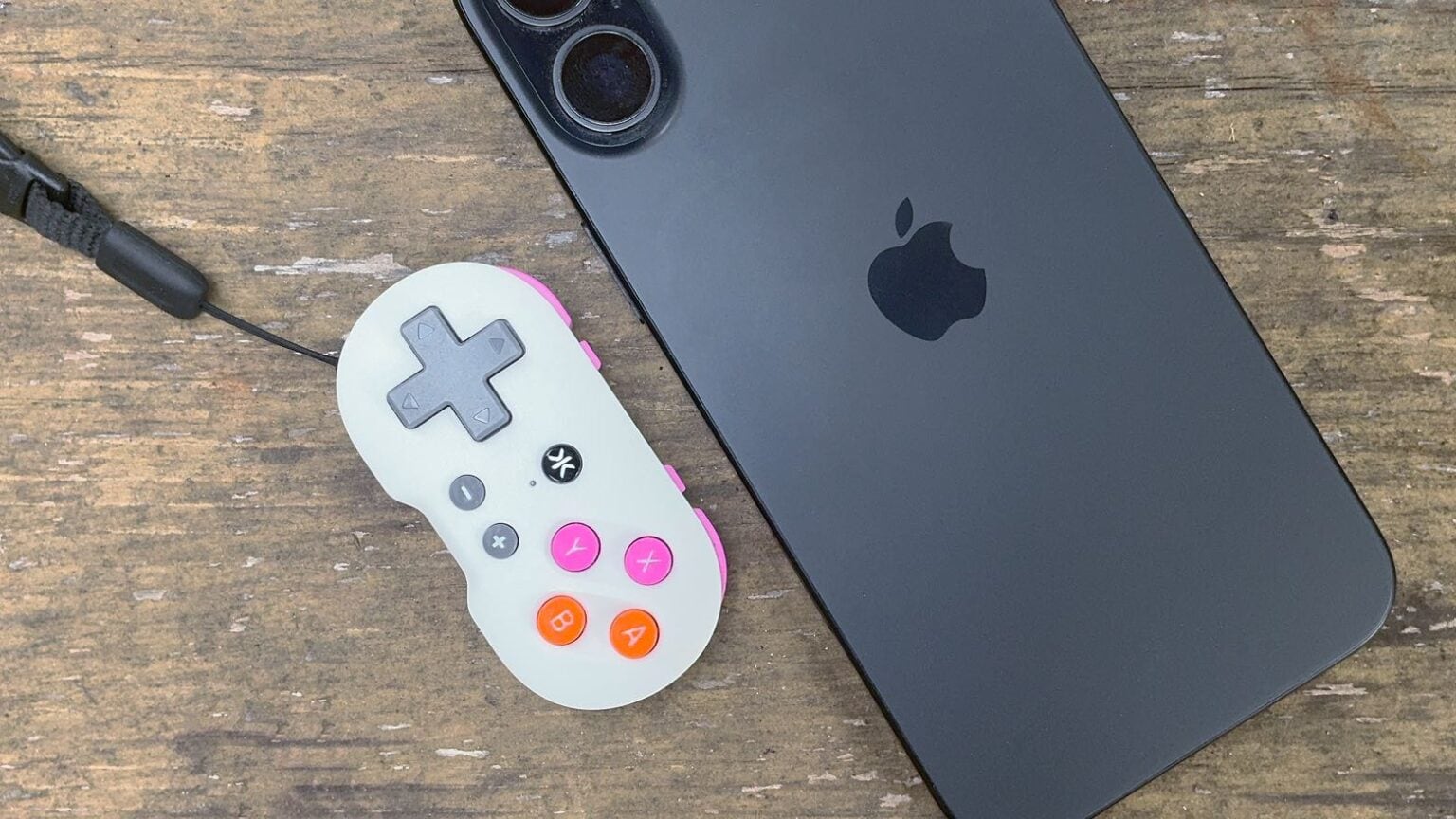 CRKD Atom iPhone game controller review