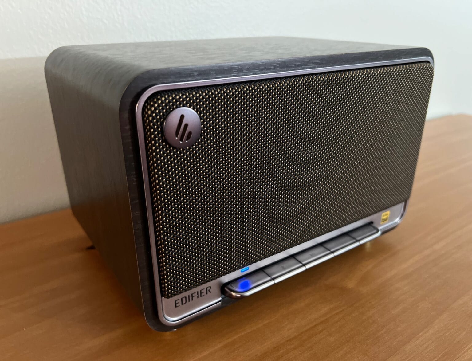 Edifier D32 Tabletop Wireless Speaker