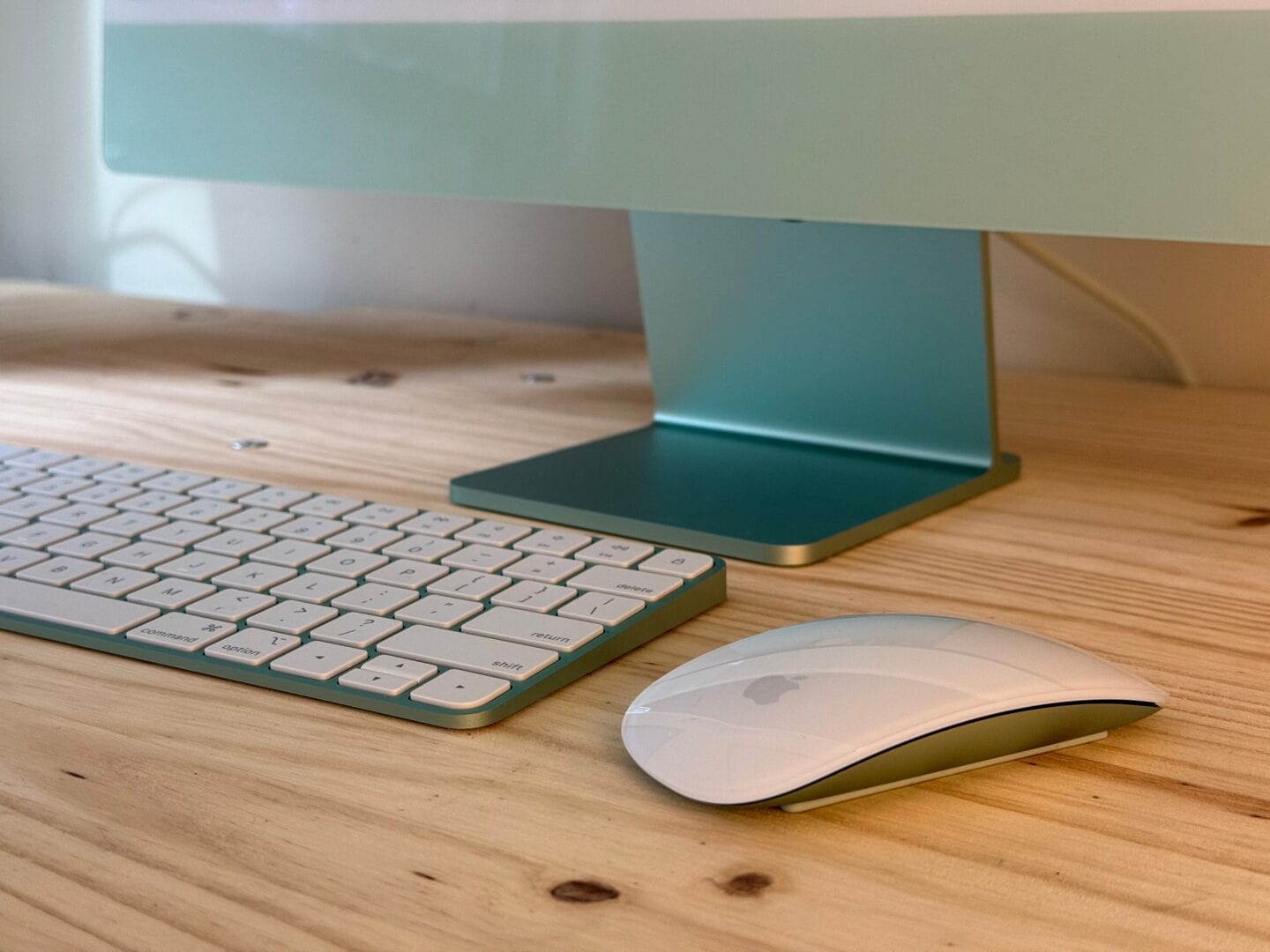 Green iMac, Magic Keyboard and Mouse