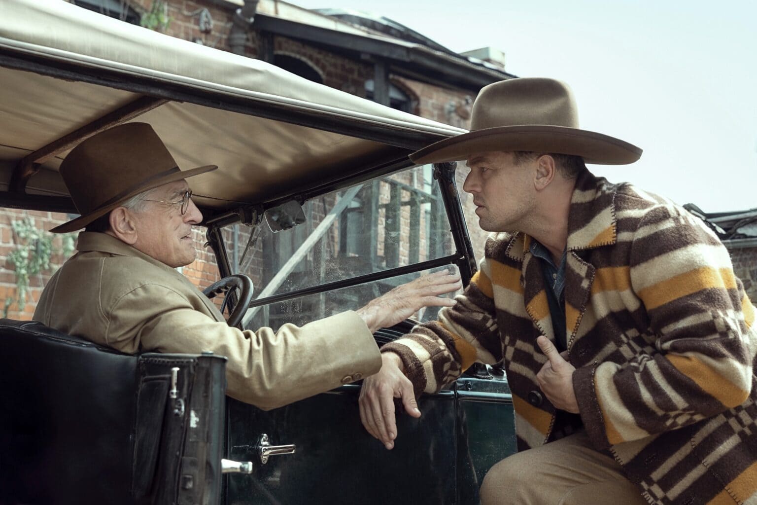 Robert De Niro and Leonardo DiCaprio in 