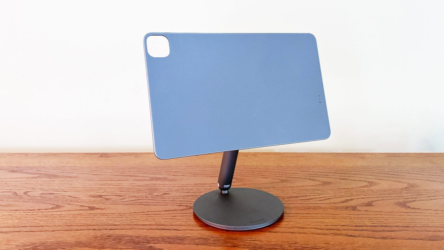 Lululook 360 Rotating Foldable Magnetic iPad Charging Stand review