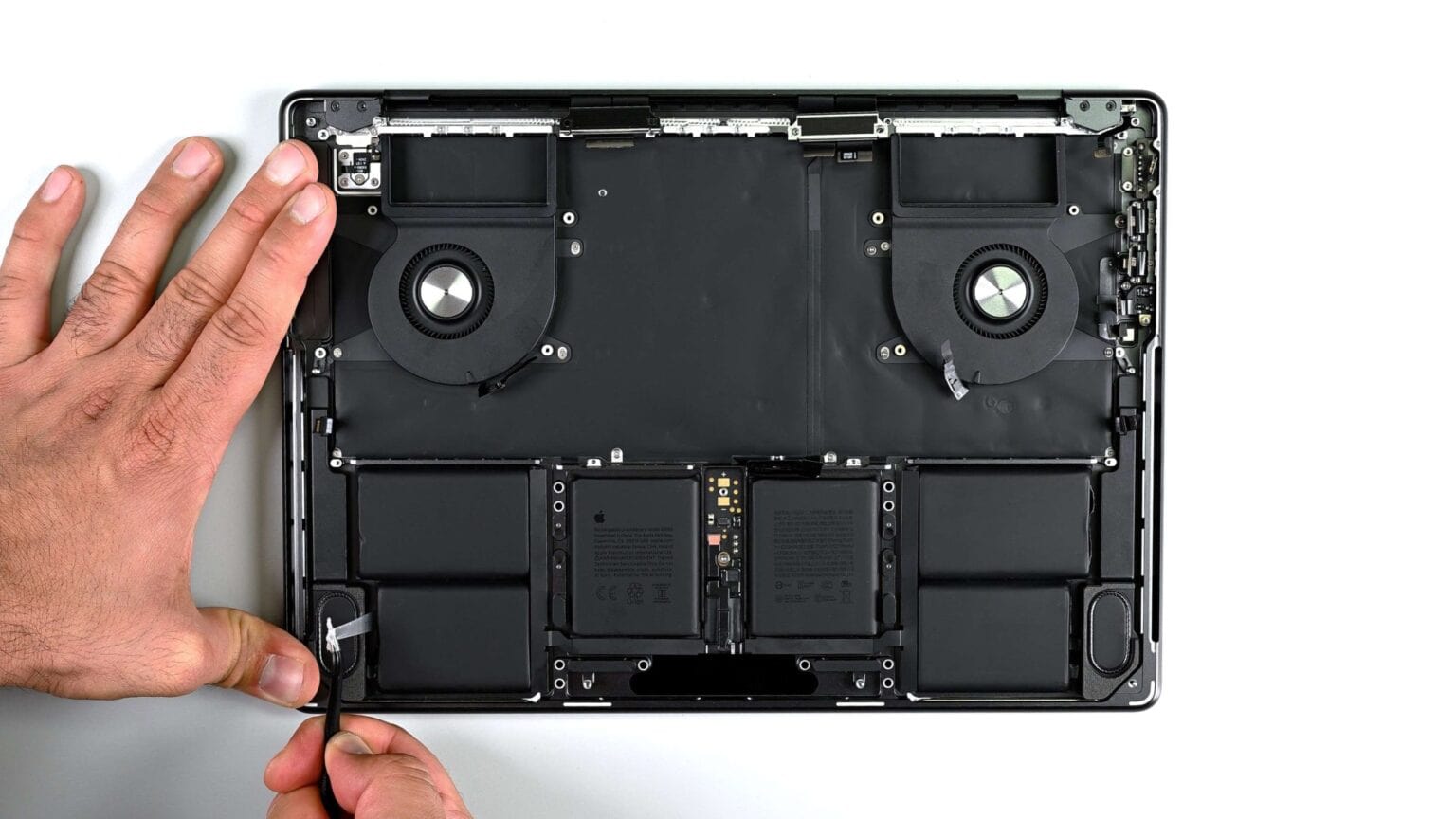 M4 Pro MacBook Pro teardown by iFixit