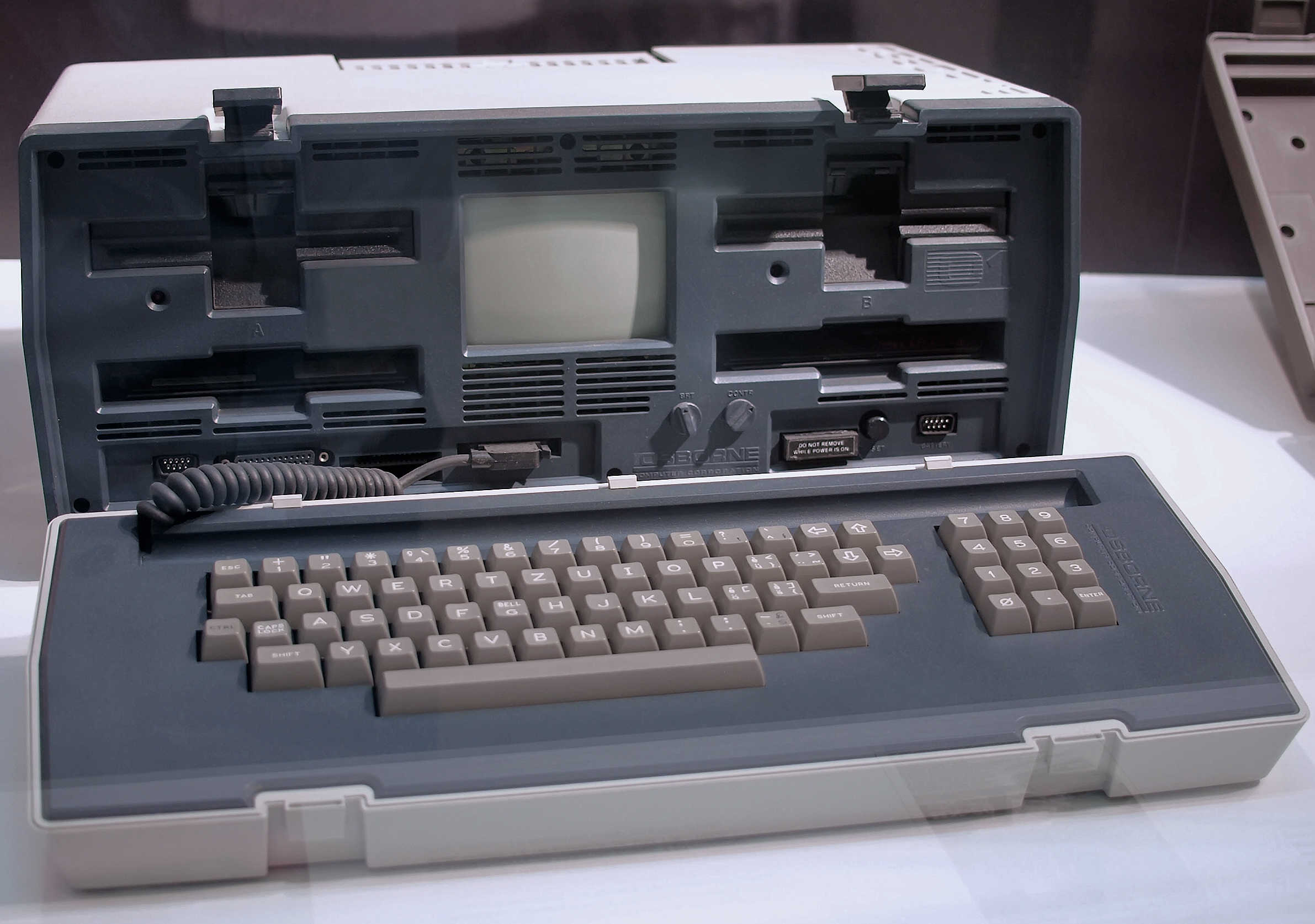 A photo of the Osborne 1 portable computer manufactured by the Osborne Computer Corporation.